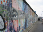 25257 Graffiti on Berlin wall.jpg